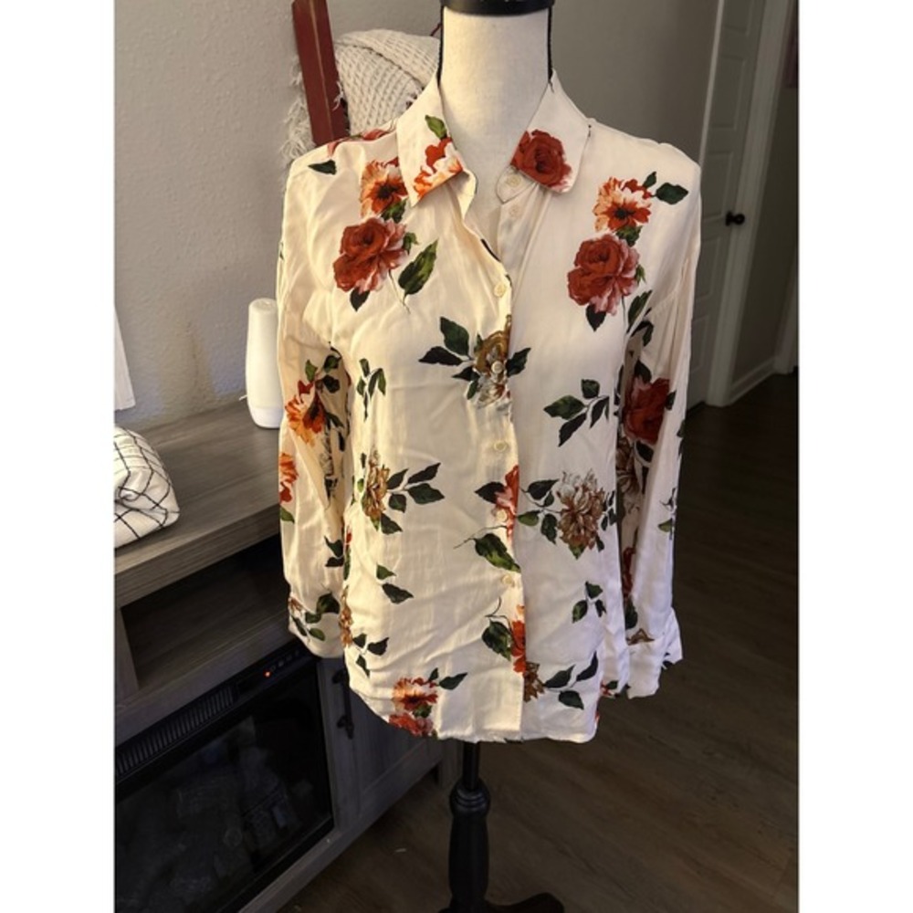 Philosophy by Republic long sleeve size medium floral peach Colored top
